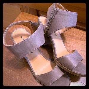 Ladies block heel sandals